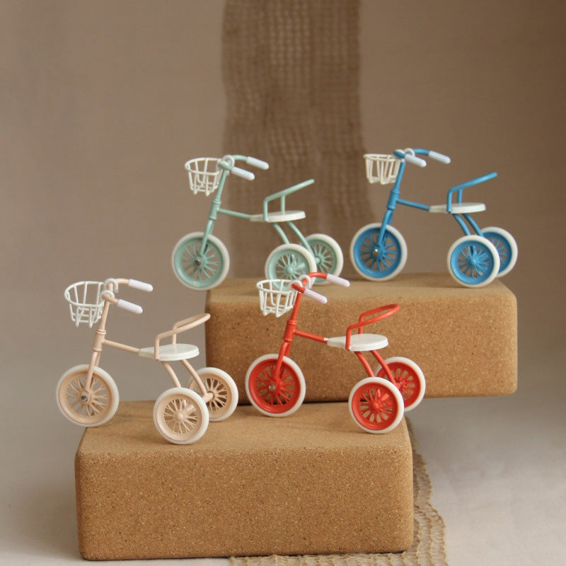 High Quality Dolls House Red Bike Child's Tricycle Miniature 1:12 Nursery Toy Shop Accessory